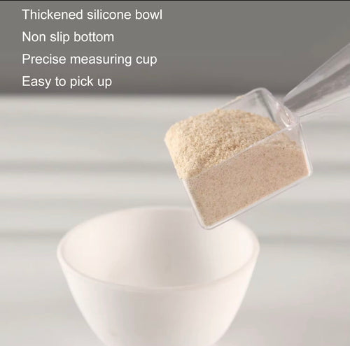 Facial mask measuring scoop with silicone mixing bowl