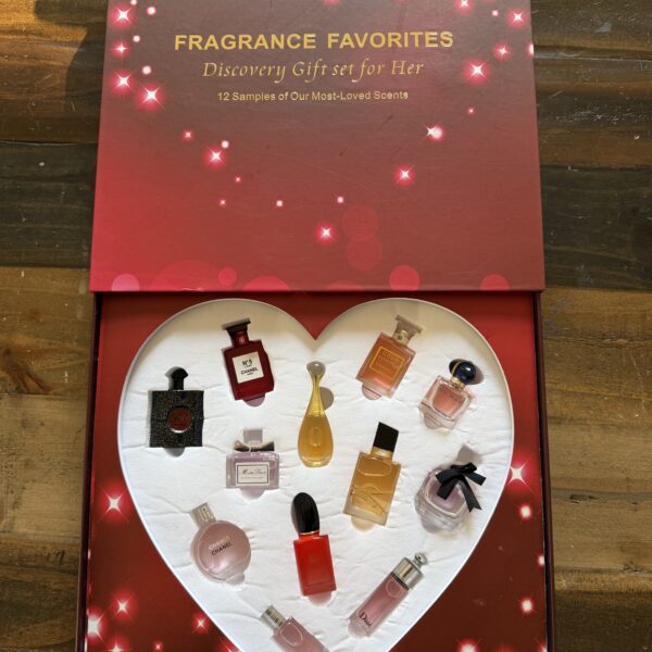Fragrance Favorites Discovery Gift Set for Her – 12 Mini Perfume Samples