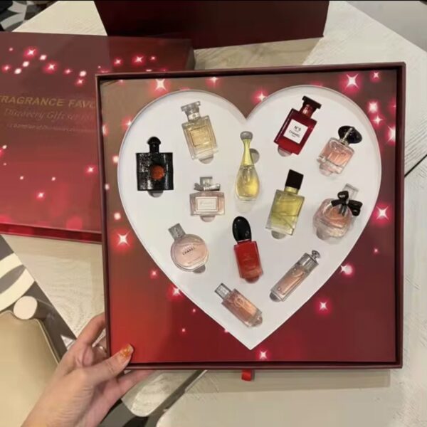 Fragrance Favorites Discovery Gift Set for Her – 12 Mini Perfume Samples